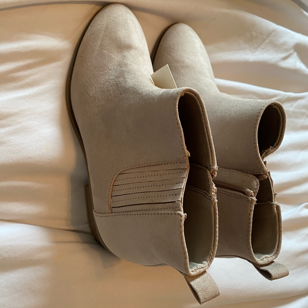 Grey/taupe booties